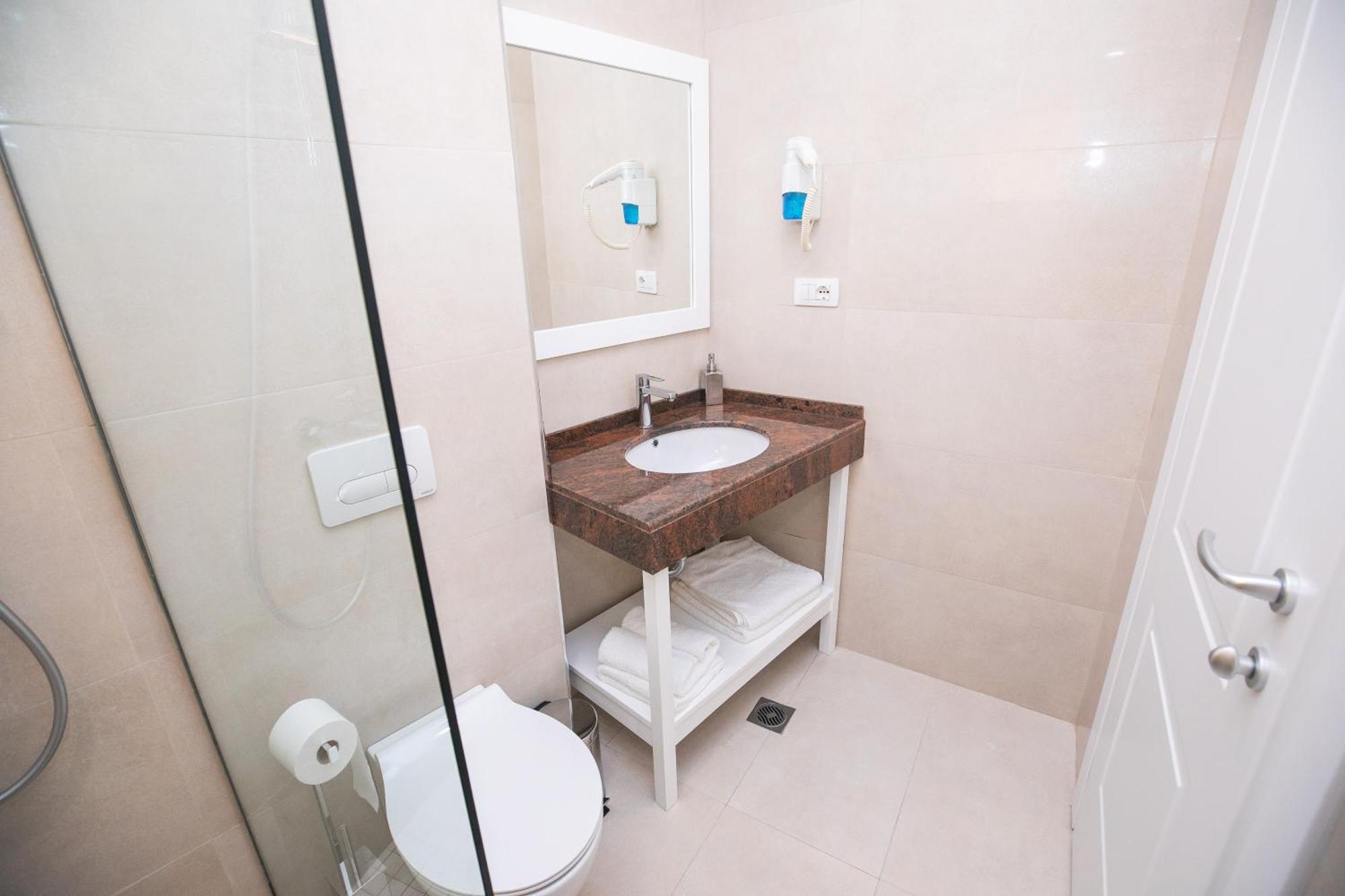 Elior 3* Tirana