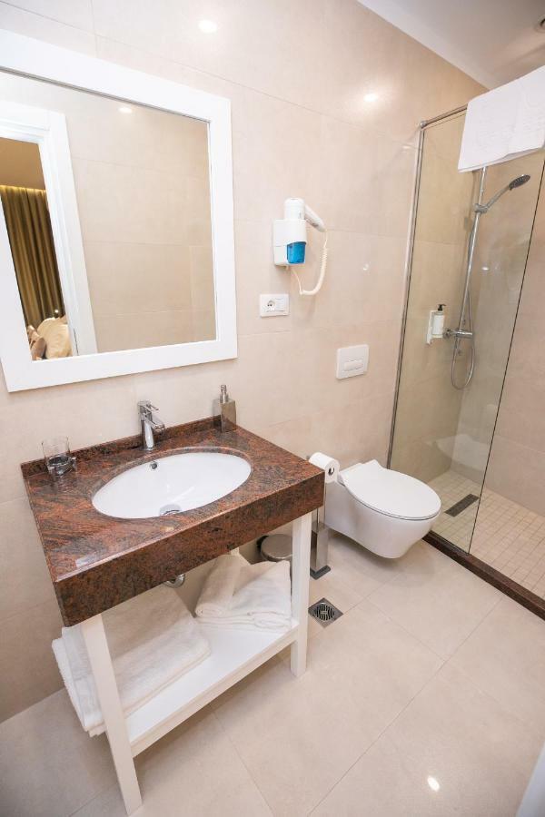 Elior 3* Tirana